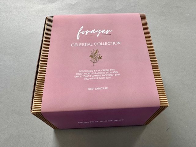Pink skincare gift set box made of corrugated board laminated with a printed sheet
